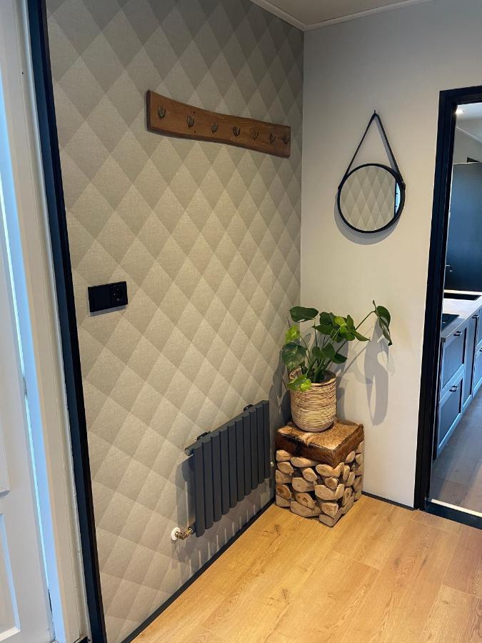 De Heerlykheid Wemeldinge, Vlak Bij Strand En Bos, Ruime Vakantiewoning Met Eigen Patio In De Karakteristieke Dorpsstraat Exterior foto